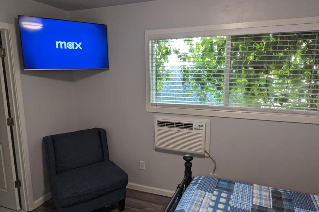 Deluxe Queen Suite